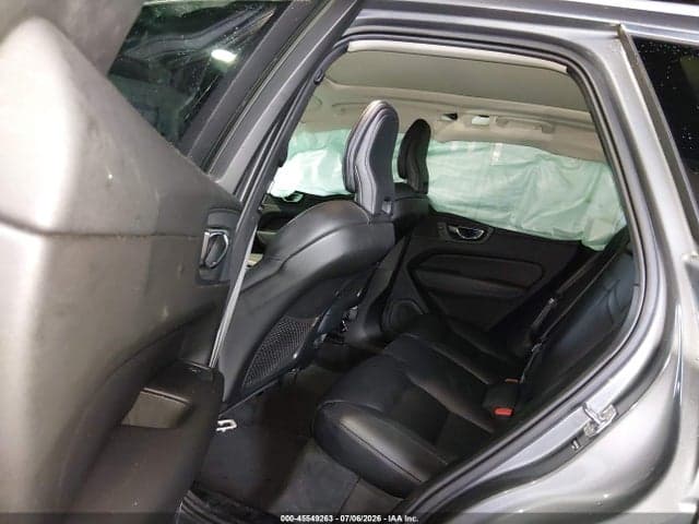 2021 VOLVO XC60 T5 MOMENTUM 8