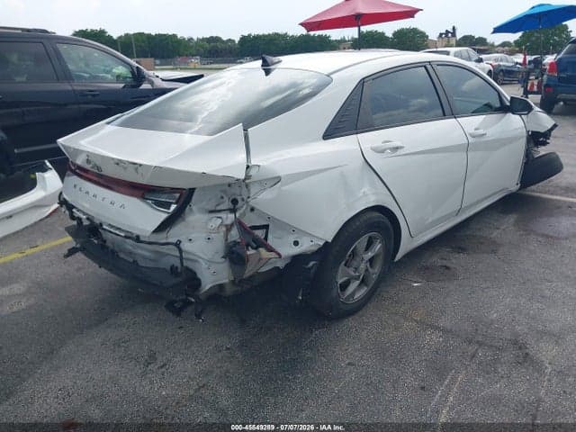 2023 HYUNDAI ELANTRA SE 4