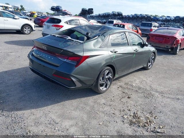 2025 HYUNDAI ELANTRA SEL SPORT 4