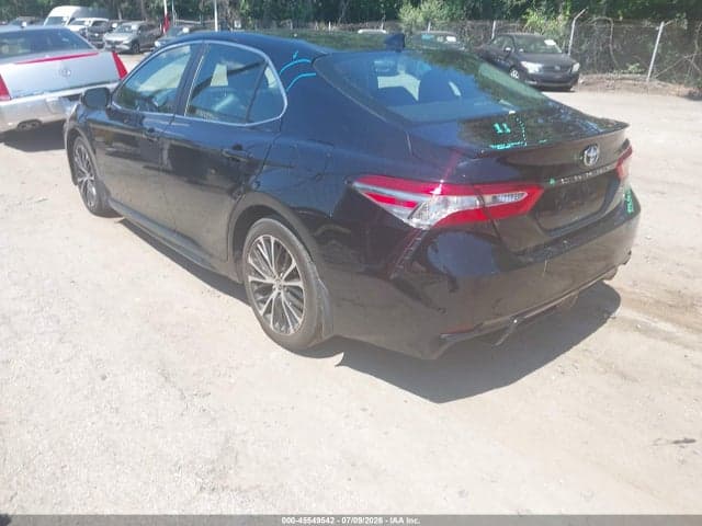 2019 TOYOTA CAMRY SE 3