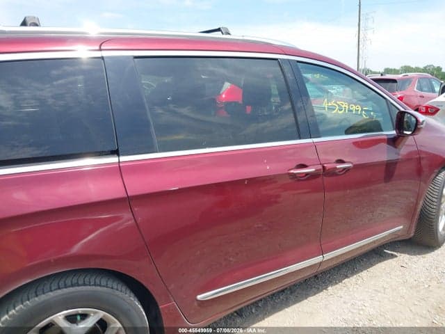 2017 CHRYSLER PACIFICA LIMITED 14