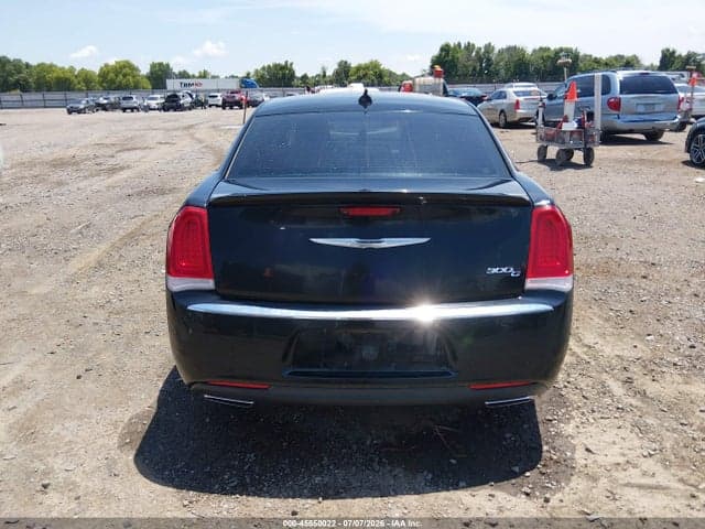 2017 CHRYSLER 300C 17