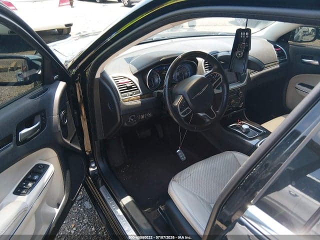 2017 CHRYSLER 300C 18
