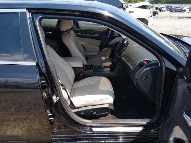2017 CHRYSLER 300C 5