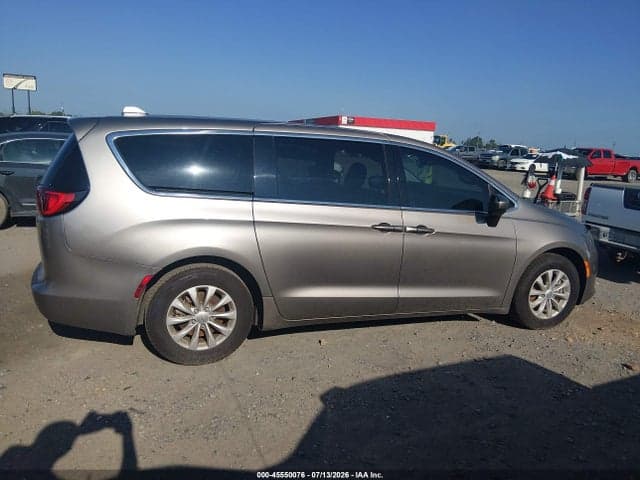 2017 CHRYSLER PACIFICA TOURING 13