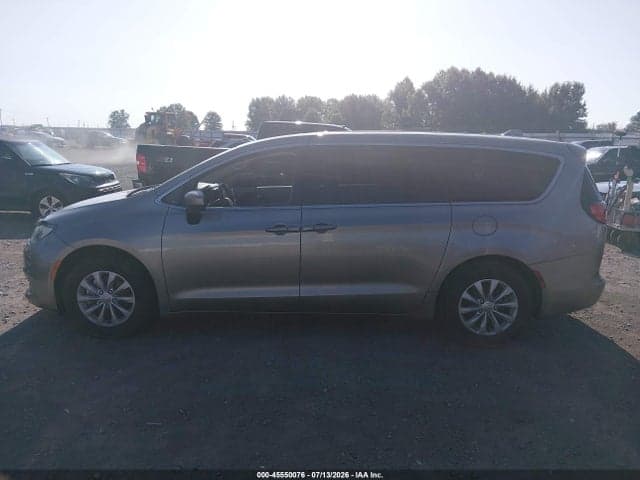 2017 CHRYSLER PACIFICA TOURING 14
