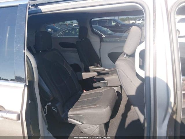 2017 CHRYSLER PACIFICA TOURING 8
