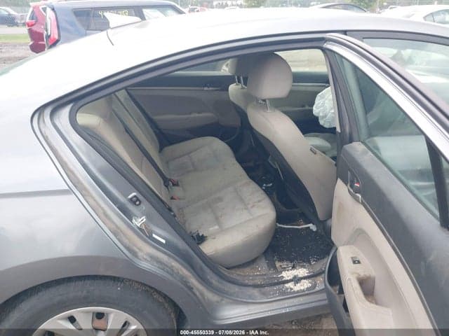 2017 HYUNDAI ELANTRA SE 8