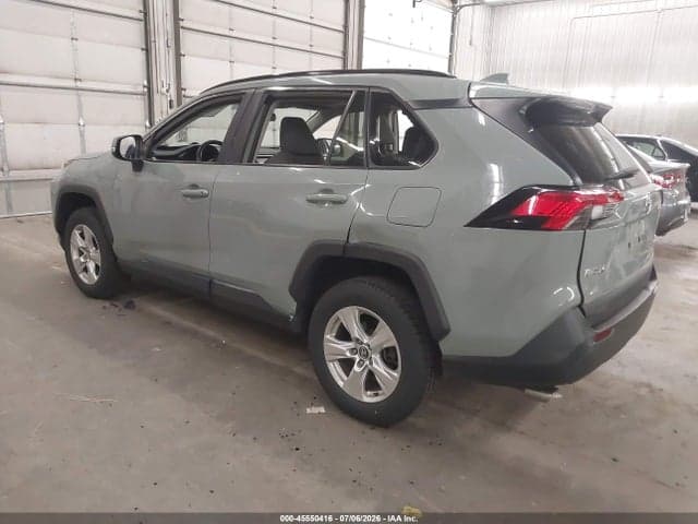 2021 TOYOTA RAV4 XLE 3