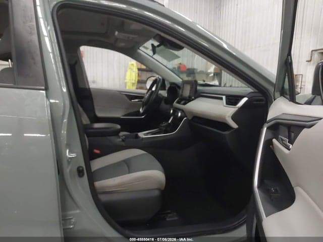 2021 TOYOTA RAV4 XLE 5