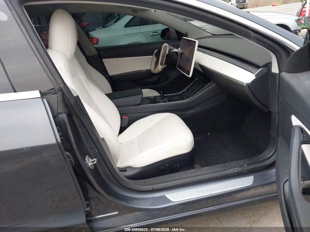 2018 TESLA MODEL 3 LONG RANGE/PERFORMANCE 5