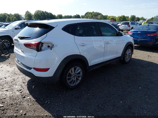 2017 HYUNDAI TUCSON SE 4