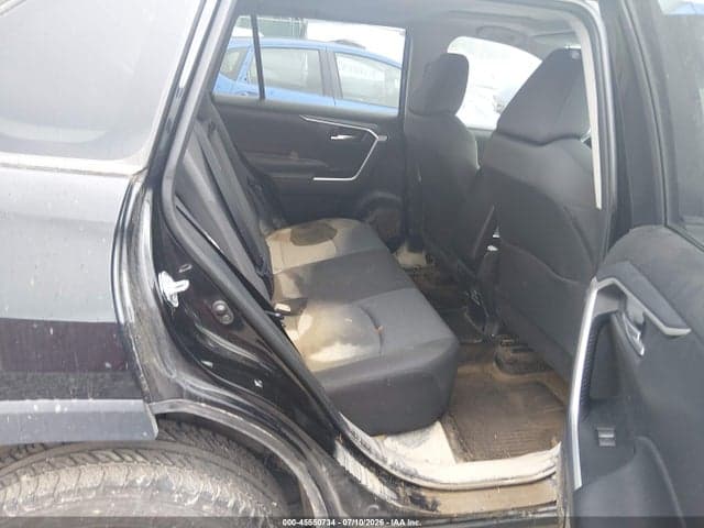 2025 TOYOTA RAV4 XLE 8