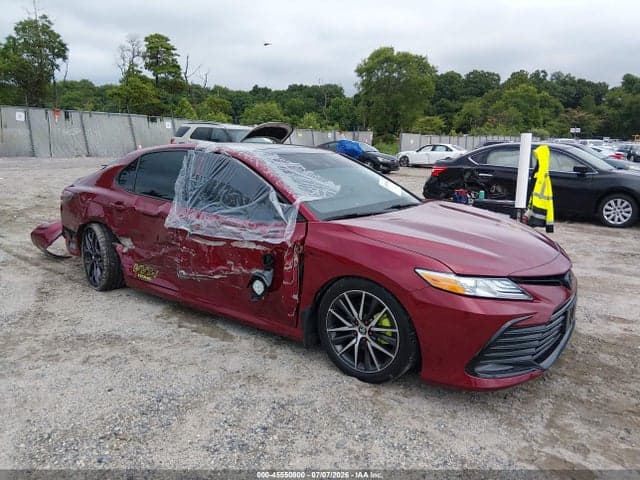 2021 TOYOTA CAMRY XLE AWD - 1