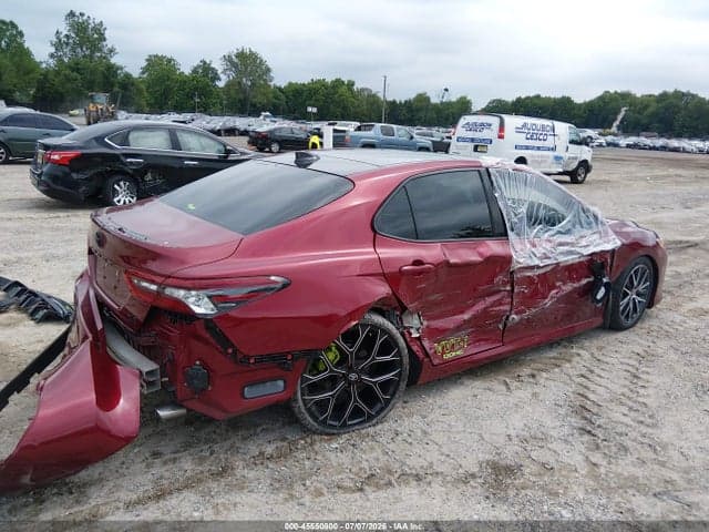 2021 TOYOTA CAMRY XLE AWD 4