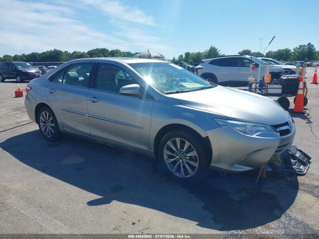 2017 TOYOTA CAMRY XLE - 1