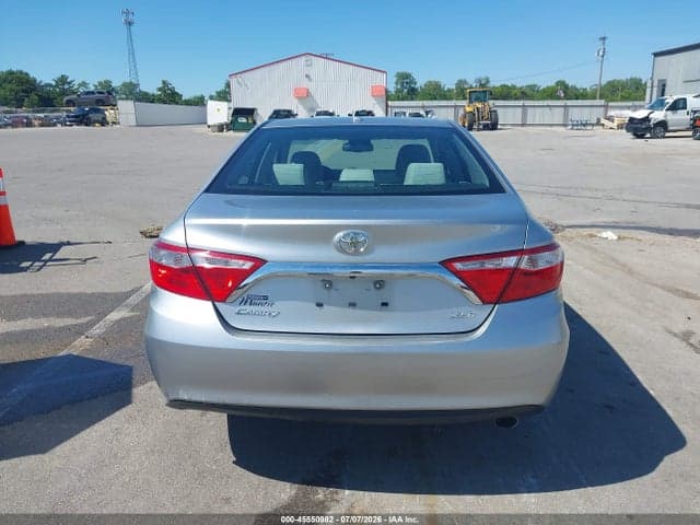 2017 TOYOTA CAMRY XLE 16