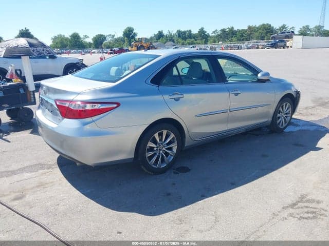 2017 TOYOTA CAMRY XLE 4