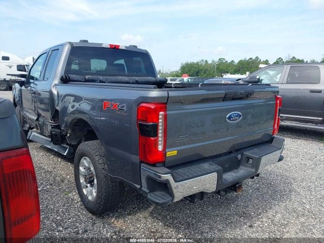 2023 FORD F-250 XLT 3