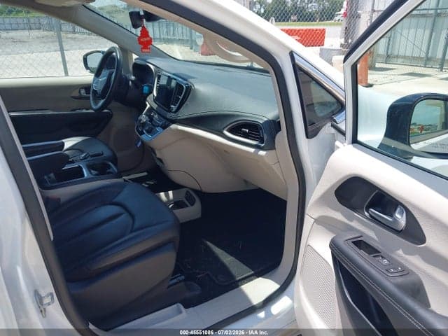 2024 CHRYSLER PACIFICA TOURING L 5