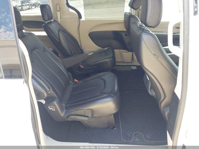 2024 CHRYSLER PACIFICA TOURING L 8