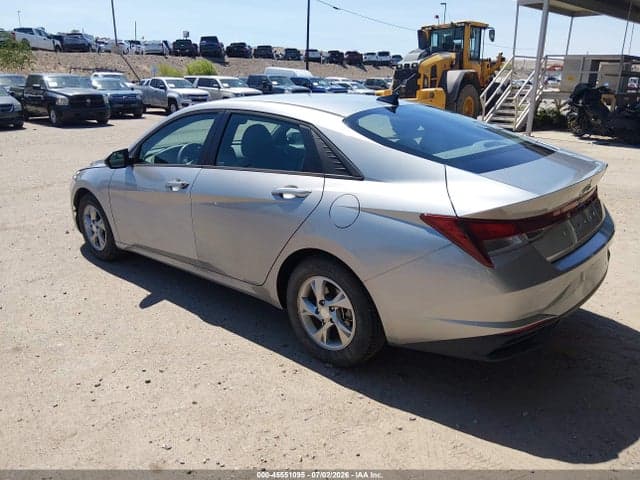 2021 HYUNDAI ELANTRA SE 3