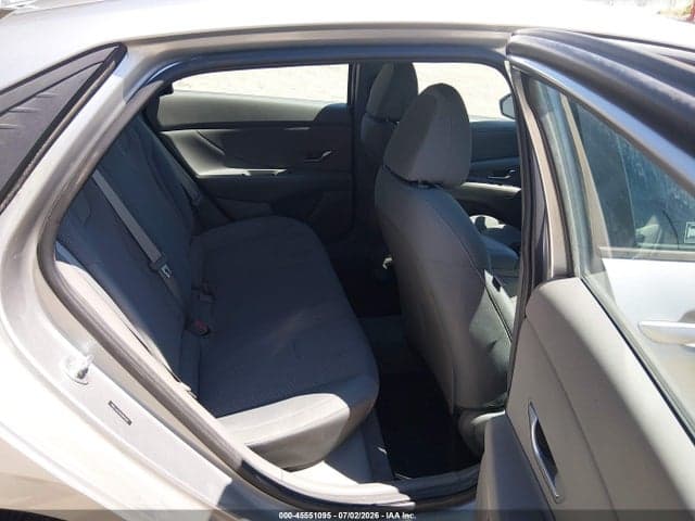 2021 HYUNDAI ELANTRA SE 8