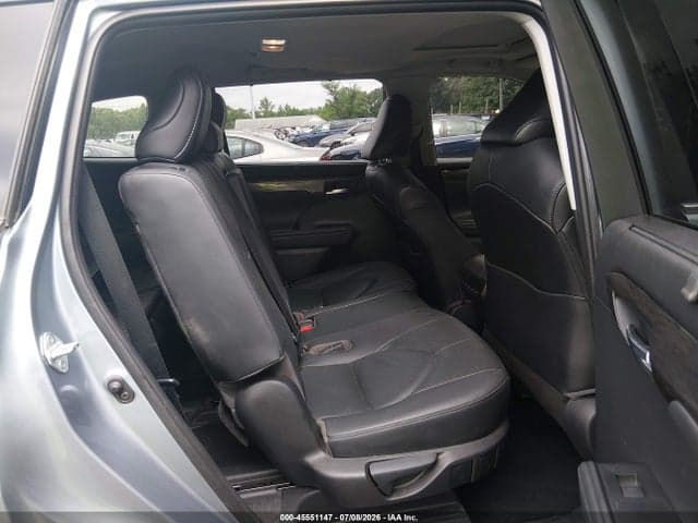 2021 TOYOTA HIGHLANDER LIMITED 8