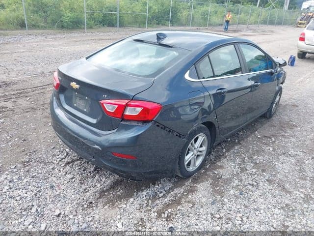 2017 CHEVROLET CRUZE LT AUTO 4
