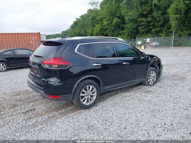 2017 NISSAN ROGUE SV 4