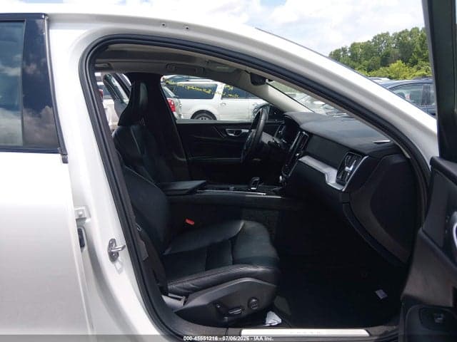2024 VOLVO S60 B5 CORE DARK THEME 5
