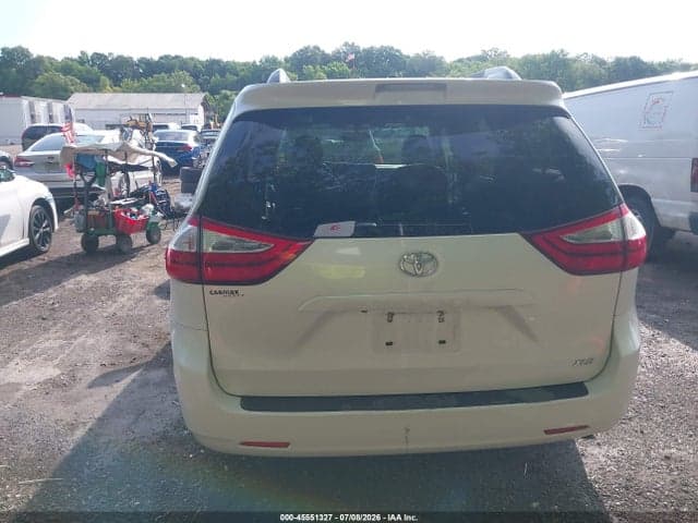 2017 TOYOTA SIENNA XLE 8 PASSENGER 16