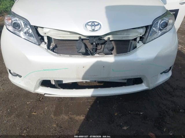 2017 TOYOTA SIENNA XLE 8 PASSENGER 6