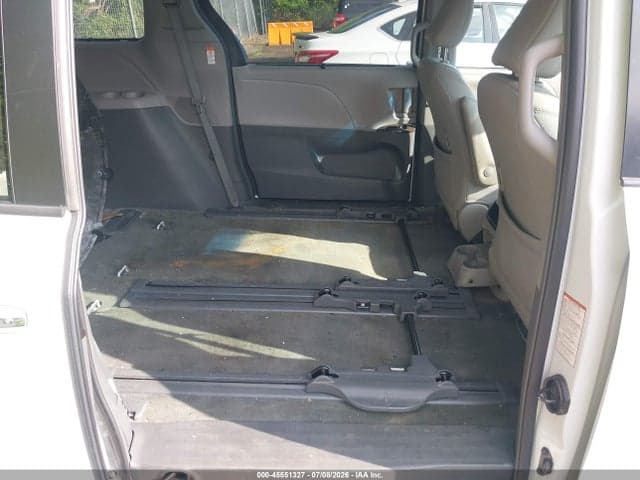 2017 TOYOTA SIENNA XLE 8 PASSENGER 8