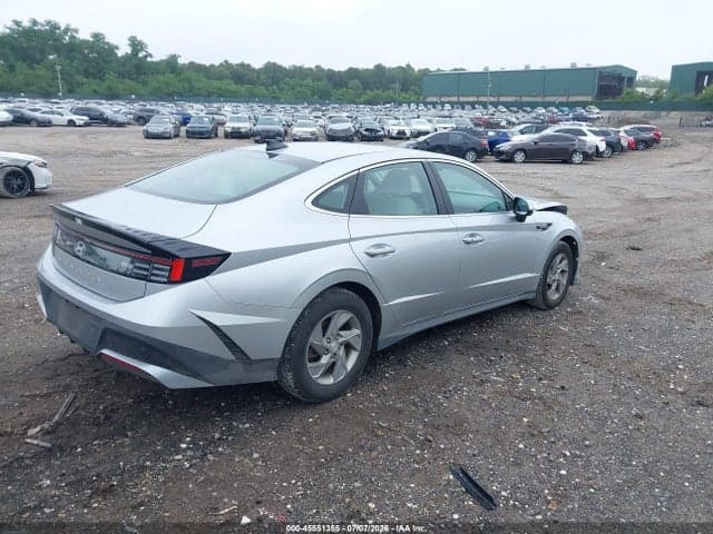 2025 HYUNDAI SONATA SE 4