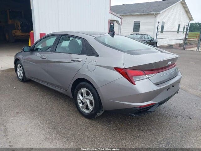 2023 HYUNDAI ELANTRA SE 3