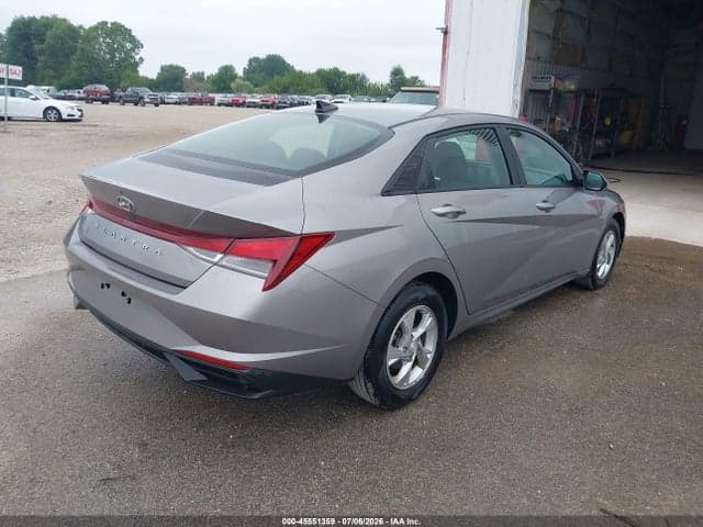 2023 HYUNDAI ELANTRA SE 4