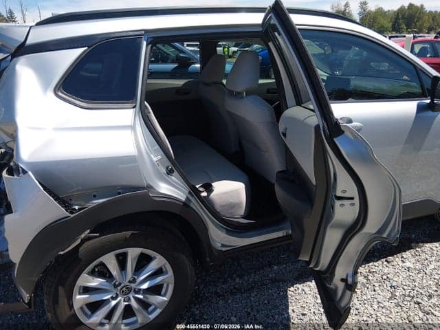 2022 TOYOTA COROLLA CROSS LE 8