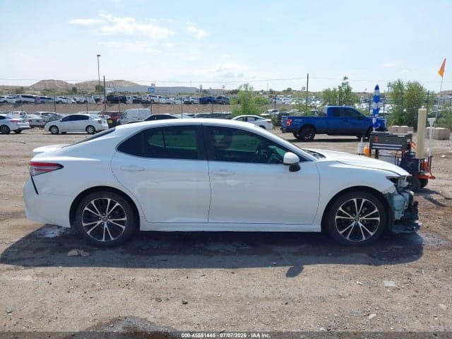2018 TOYOTA CAMRY SE 14