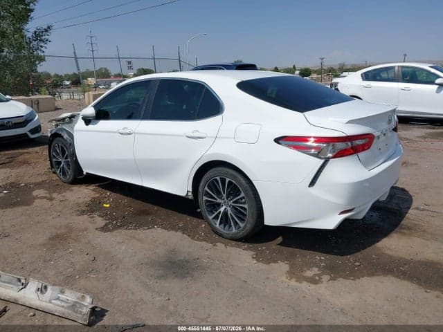 2018 TOYOTA CAMRY SE 3