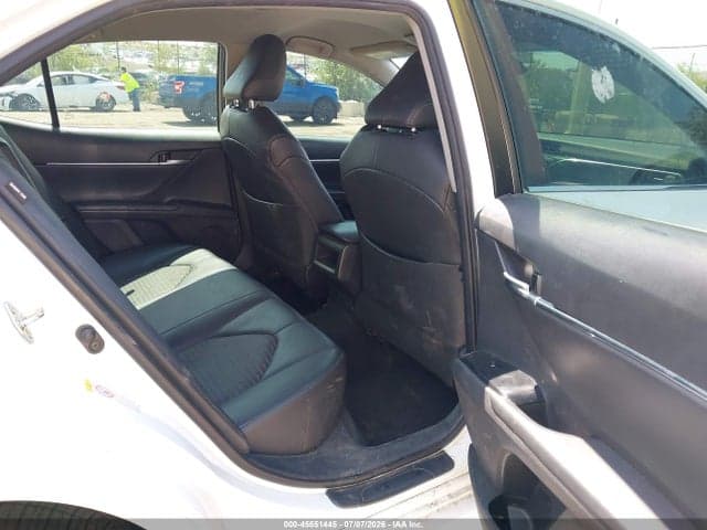 2018 TOYOTA CAMRY SE 8