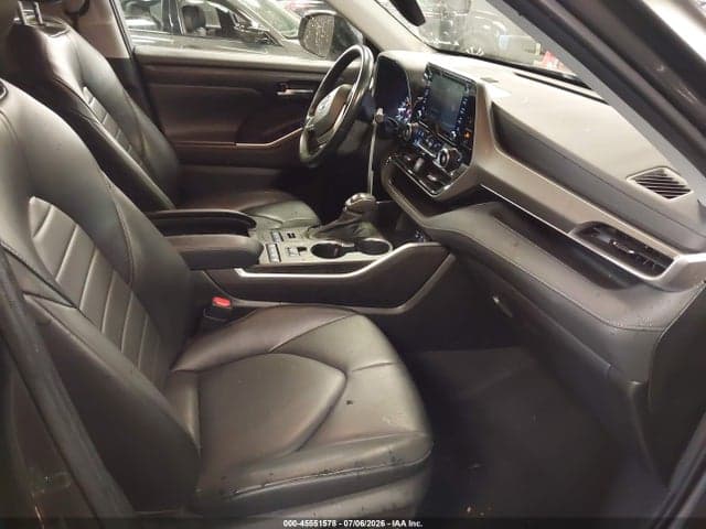 2022 TOYOTA HIGHLANDER XLE 5