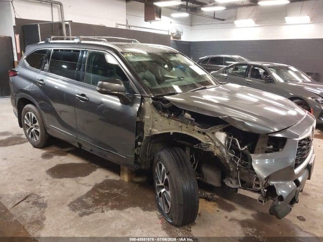 2022 TOYOTA HIGHLANDER XLE 6
