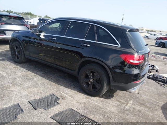 2018 MERCEDES-BENZ GLC 300 4MATIC 3