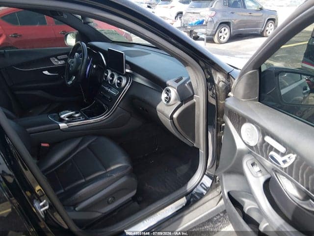 2018 MERCEDES-BENZ GLC 300 4MATIC 5