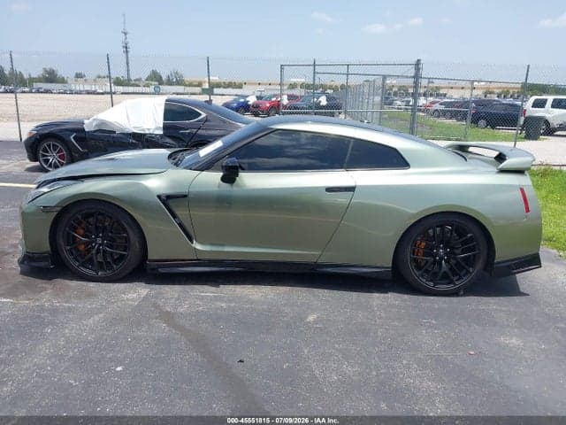 2017 NISSAN GT-R PREMIUM 15