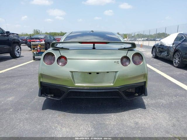2017 NISSAN GT-R PREMIUM 17