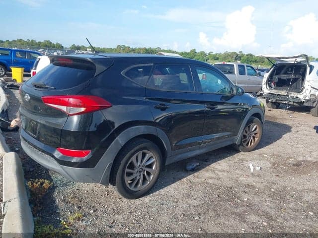 2018 HYUNDAI TUCSON SE 4