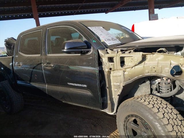 2017 TOYOTA TACOMA SR5 V6 14