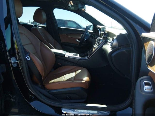 2019 MERCEDES-BENZ C 300 5